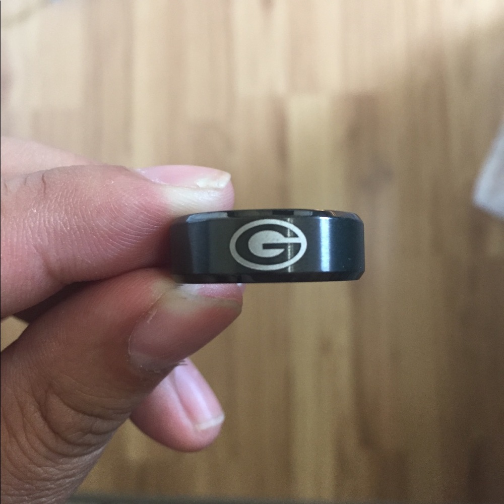 Black Green Bay Packers Ring - Picture 3 of 5